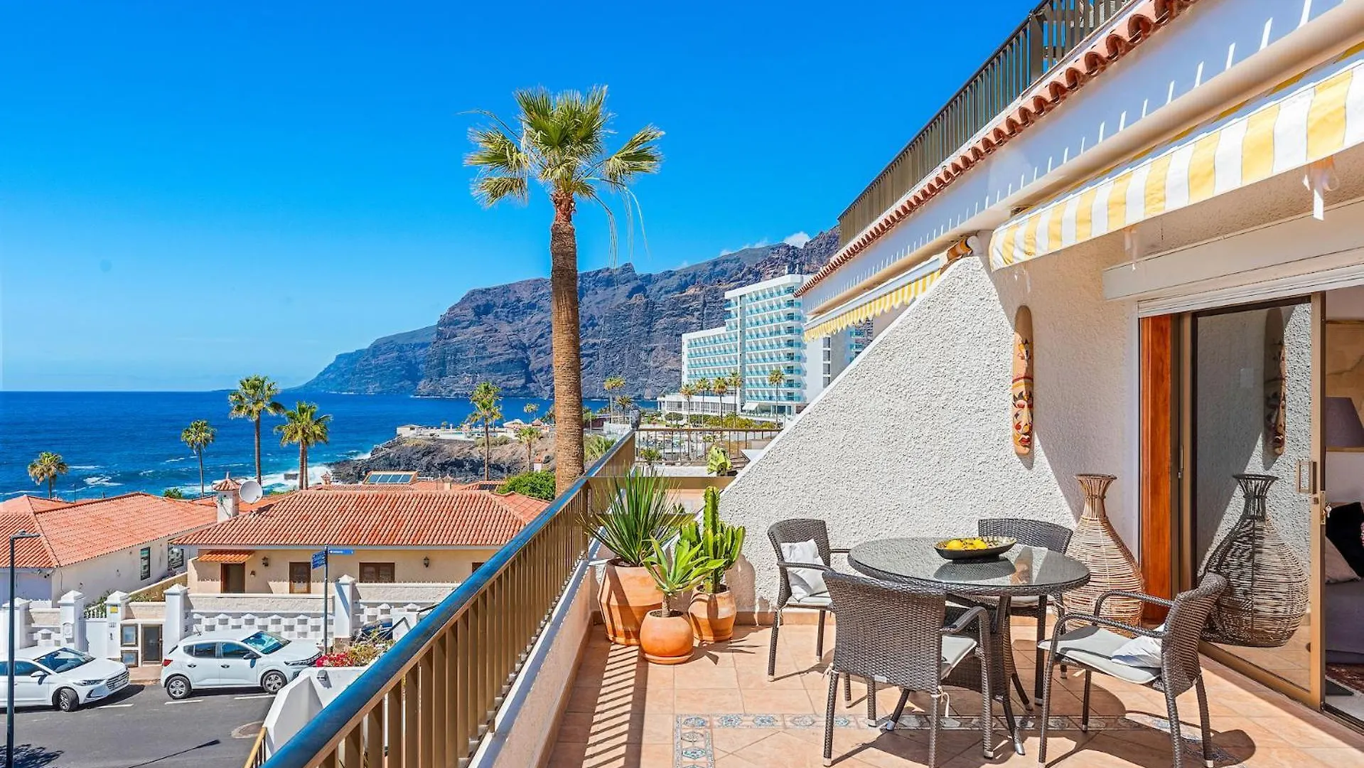 Daire Home With Stunning View By Dream Homes Tenerife Puerto de Santiago