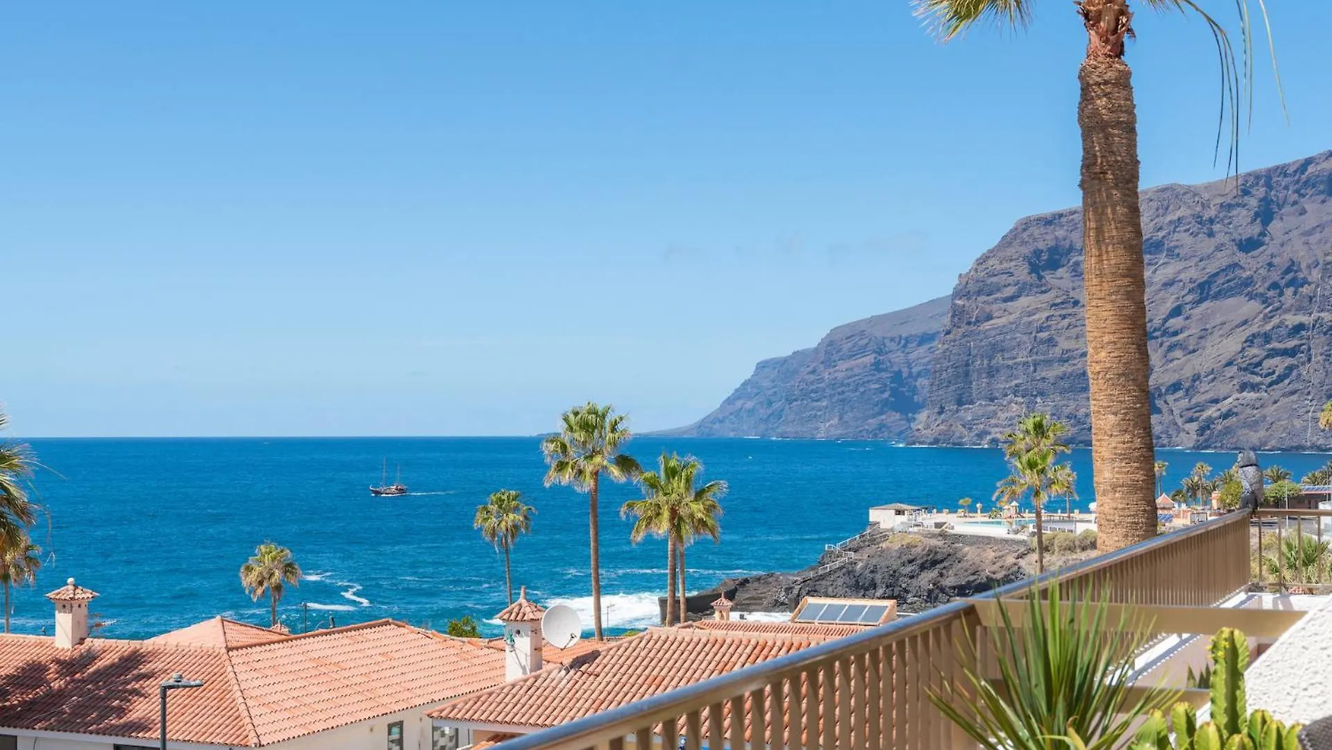 Home With Stunning View By Dream Homes Tenerife Puerto de Santiago