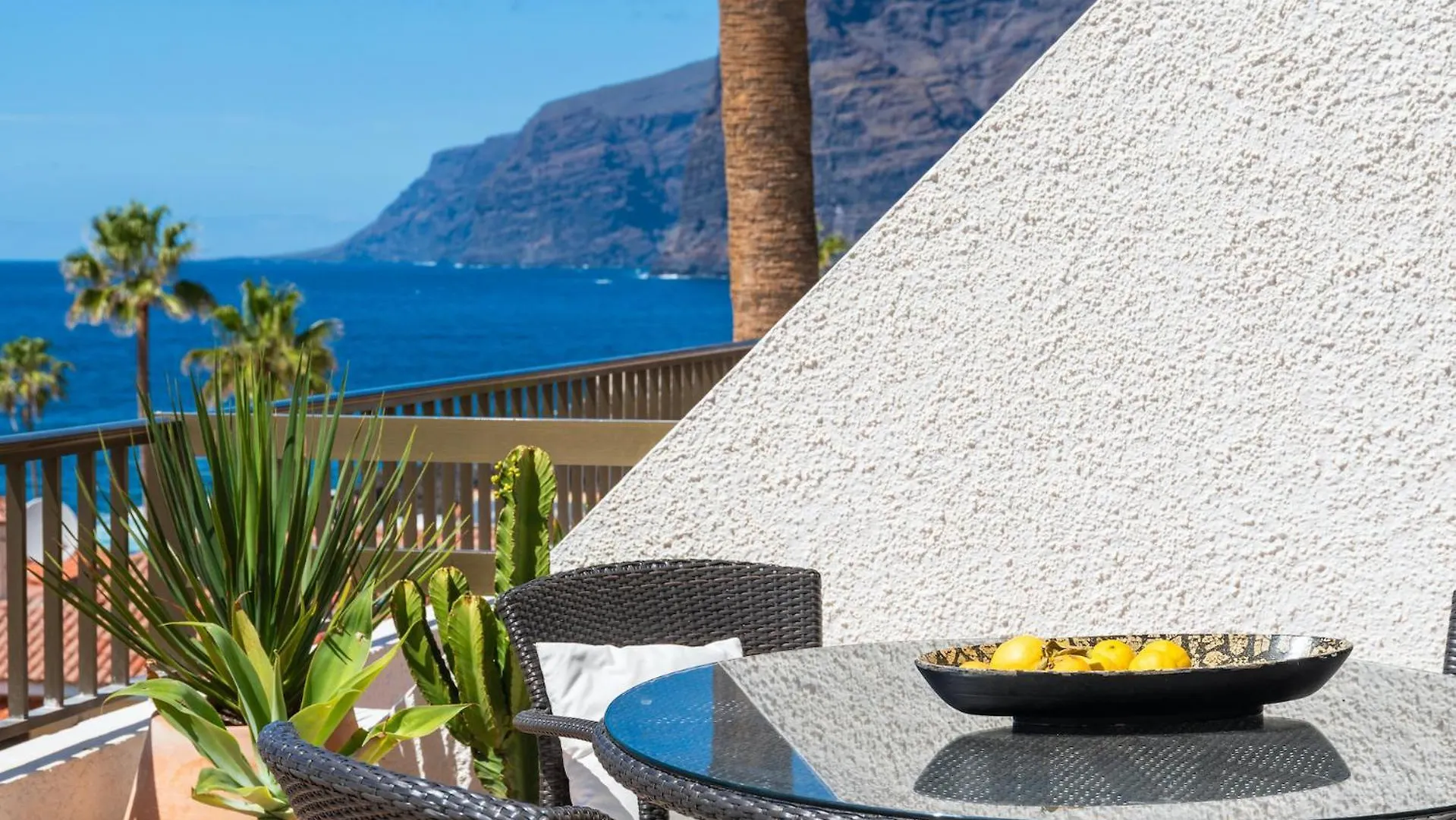 Home With Stunning View By Dream Homes Tenerife Puerto de Santiago  Daire Puerto de Santiago (Tenerife)